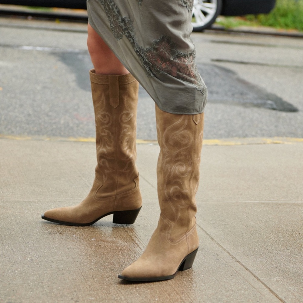 BNWT Zara Slouchy Cowgirl boot